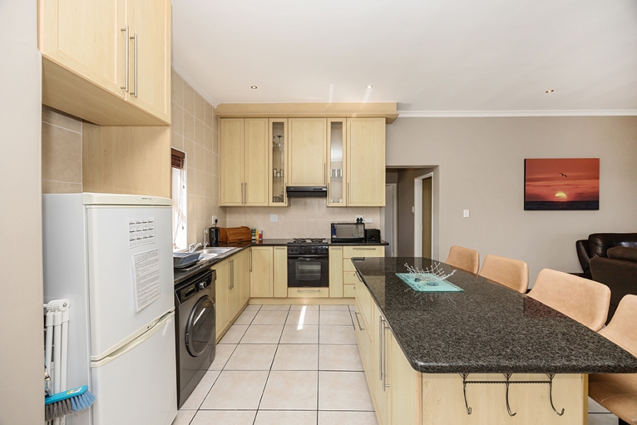 To Let 2 Bedroom Property for Rent in Big Bay Western Cape